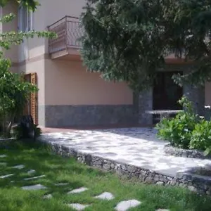 casa-giardino-spotorno.hotelitalianriviera.com/
