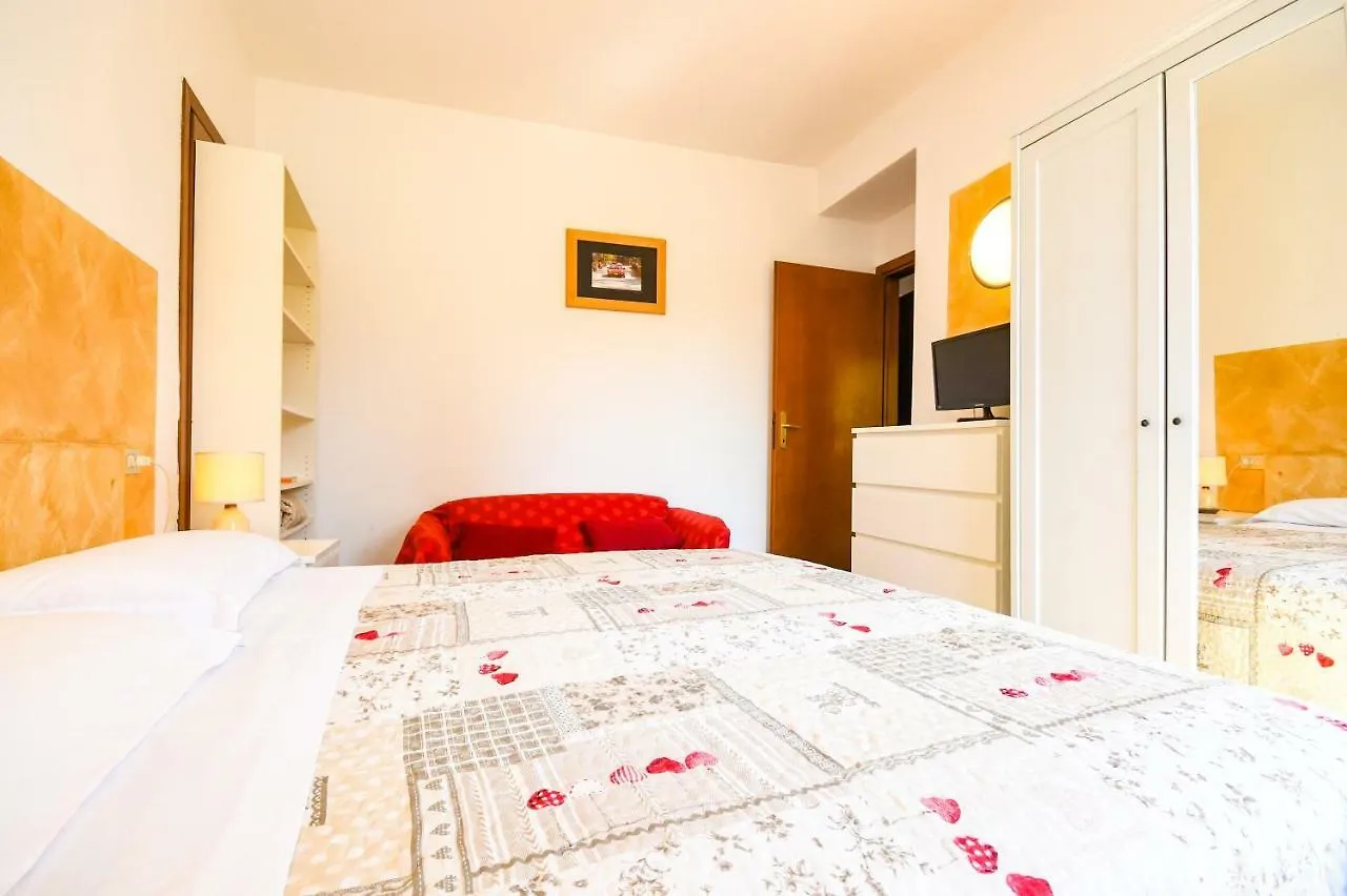 Catullo Apartments Sirmione Italy